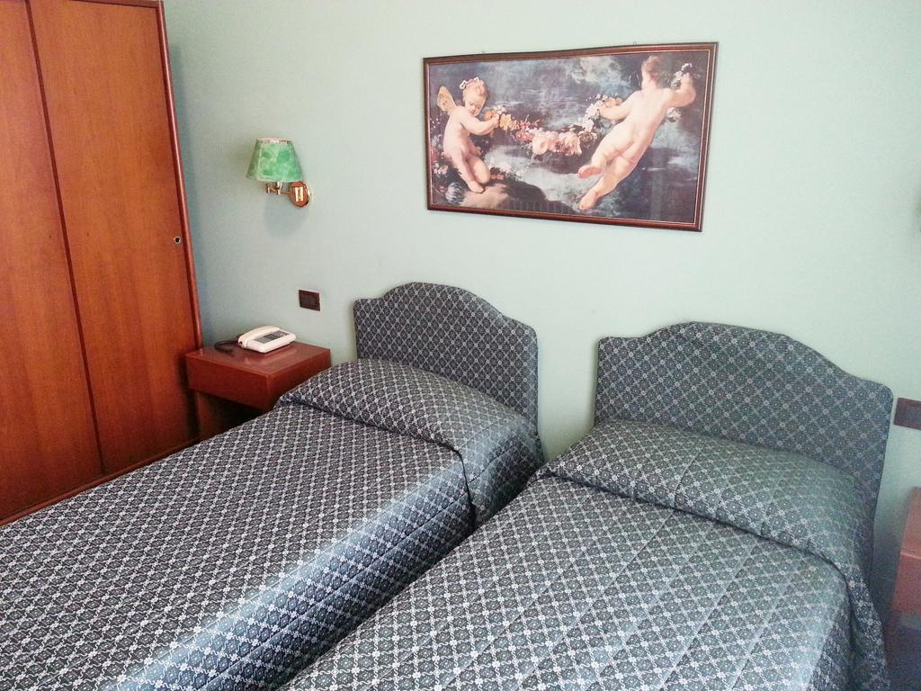 Emilia Hotel 3*